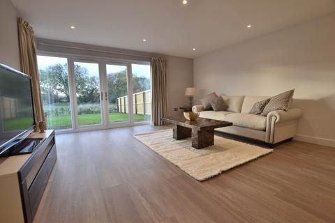 4 bedroom detached house for sale, Queens Head Close, Aston Close, Tewkesbury, Gloucestershire