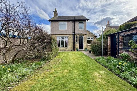 3 bedroom detached house for sale, Kaye Lane, Almondbury, Huddersfield, HD5 8XP