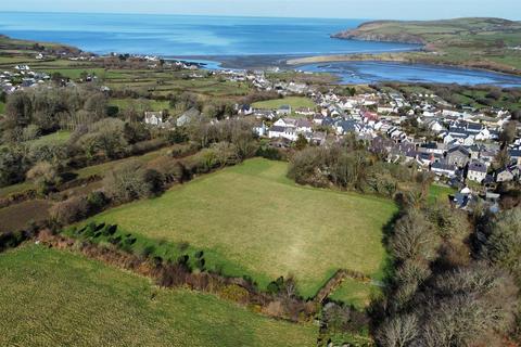 5 bedroom country house for sale, West Street, Newport