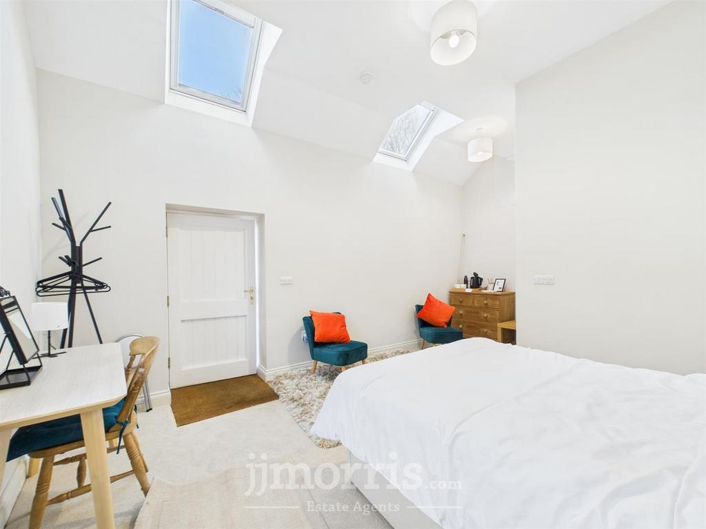 Bedroom/Sitting Room