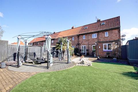 3 bedroom end of terrace house for sale, Nolloth Crescent, Beverley