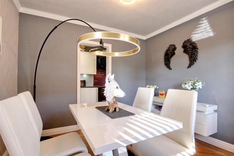 3 bedroom end of terrace house for sale, Nolloth Crescent, Beverley