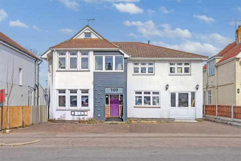 undefined, Shaftesbury Avenue, Thorpe Bay, Essex, SS1