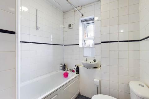 91 Restons Crescent, London, SE9 2JD