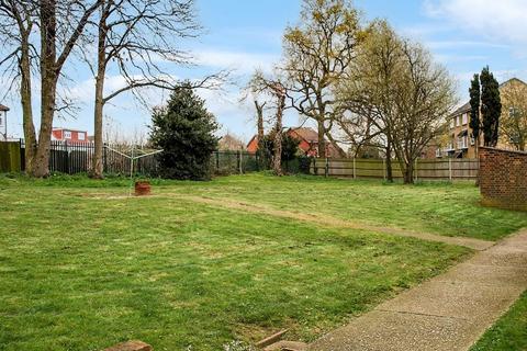 91 Restons Crescent, London, SE9 2JD