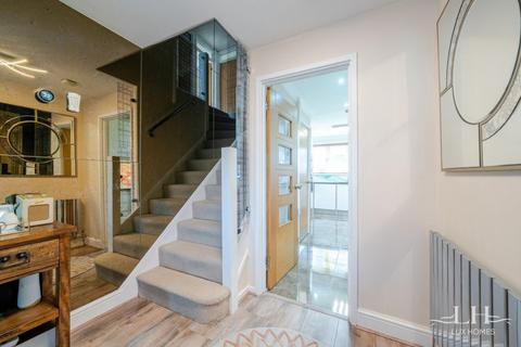 4 bedroom detached house for sale, St. Pauls Close, South Ockendon