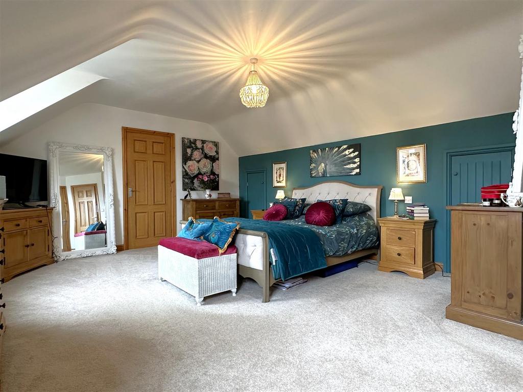Master Bedroom 816