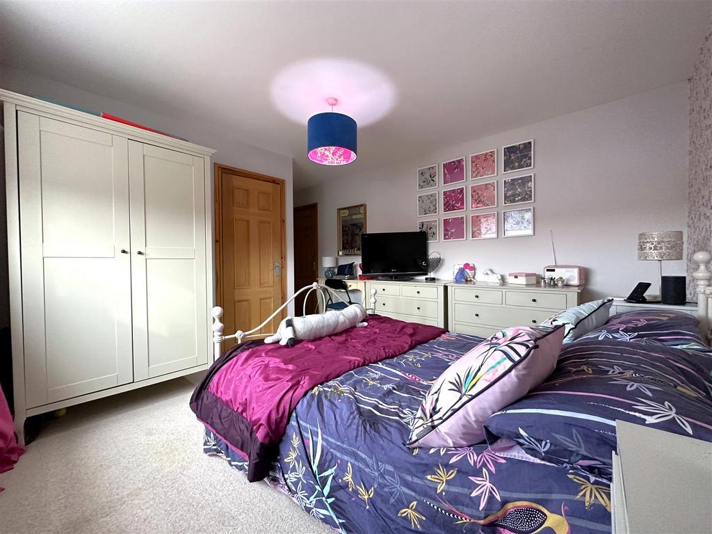 Second Bedroom Into En-Suite 921