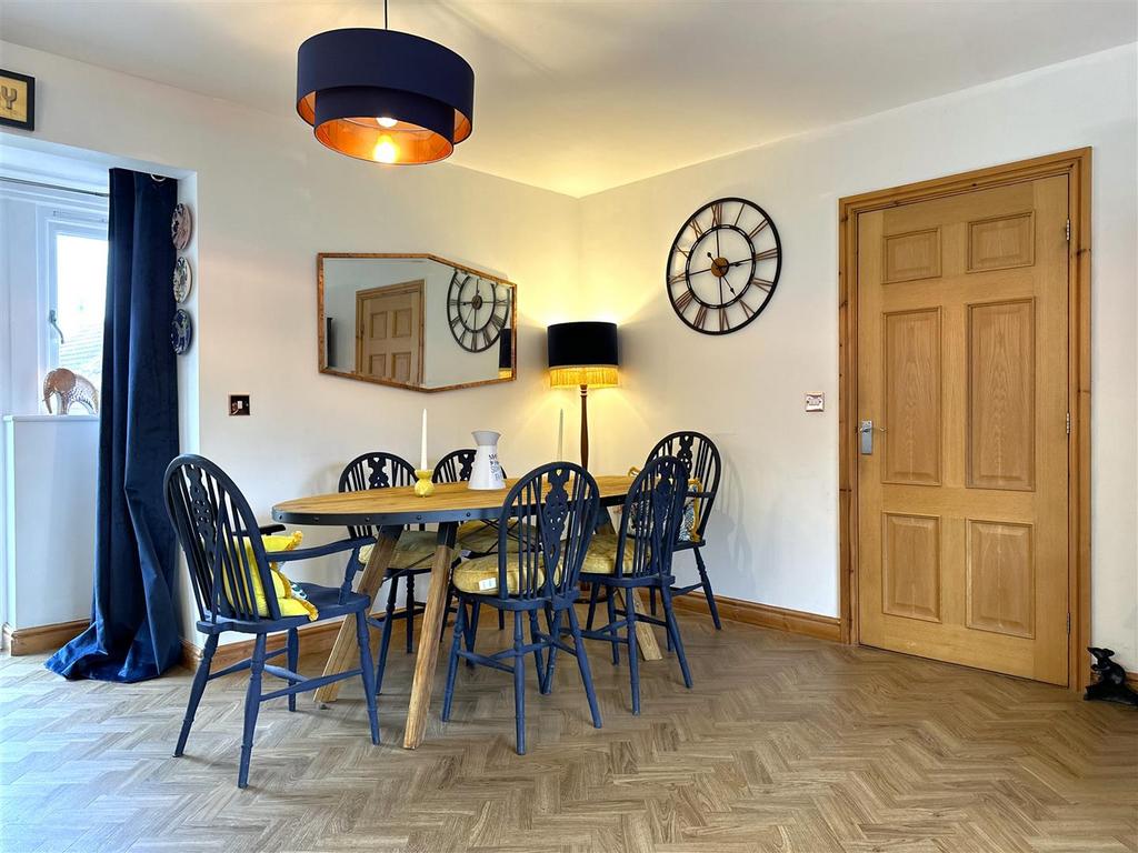 Dining Area 926