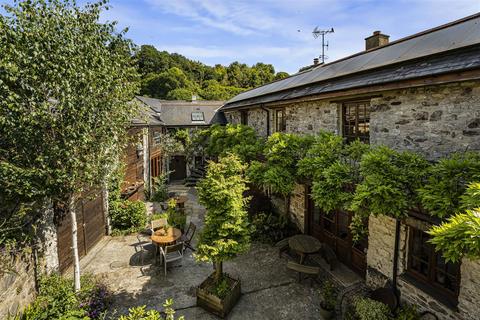 Longwood Court Fore Street, Buckfastleigh, TQ11 0BS