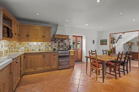 Longwood Court Fore Street, Buckfastleigh, TQ11 0BS