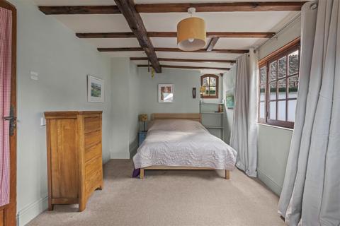 Longwood Court Fore Street, Buckfastleigh, TQ11 0BS