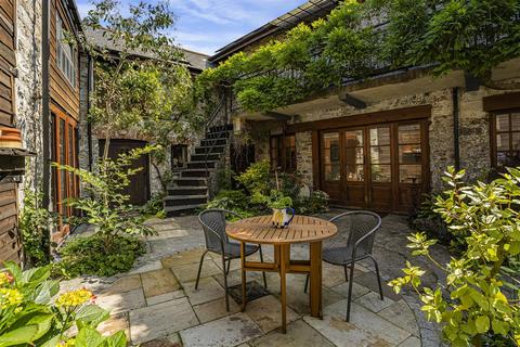 Longwood Court Fore Street, Buckfastleigh, TQ11 0BS