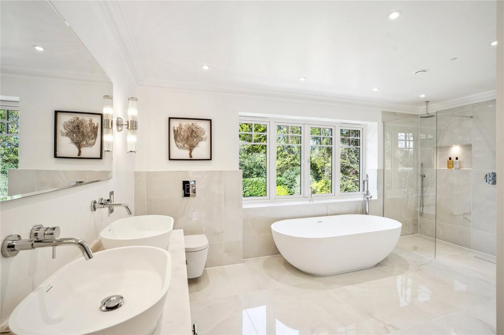 Main En-Suite
