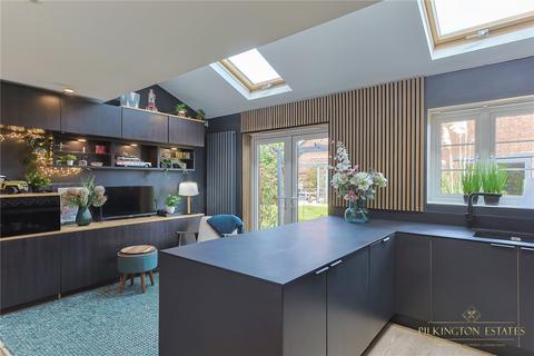 7 Albatross Road, Exeter, EX2 7SB