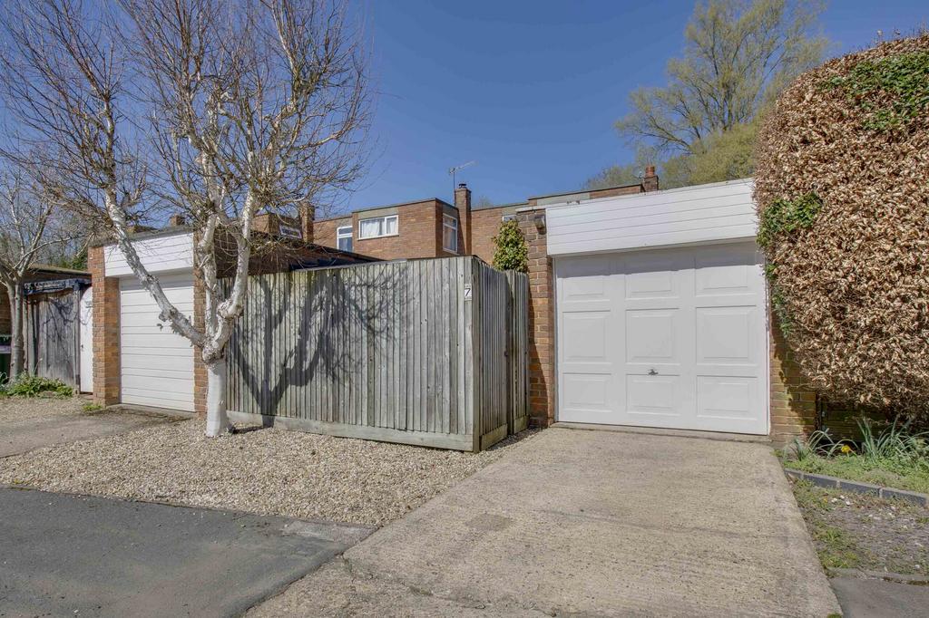 7 Eastern Drive, SL8 5 HQ (LOW RES)-12