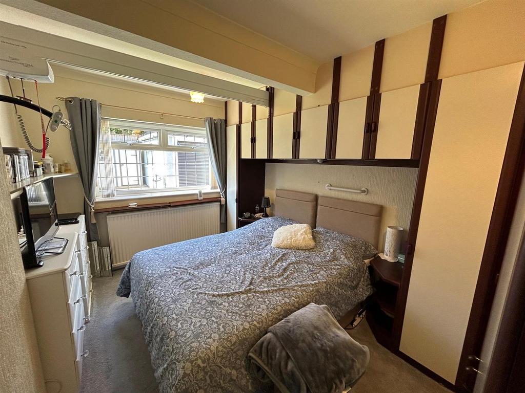 Bed 3.jpg