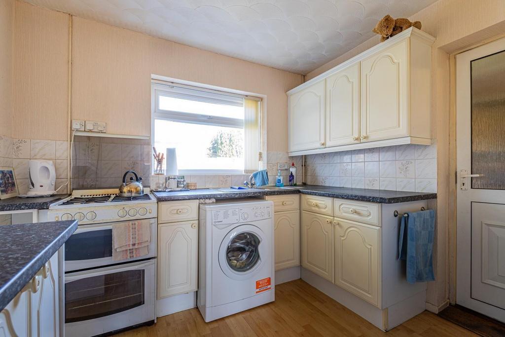 Coed cochwyn kitchen 2.jpg