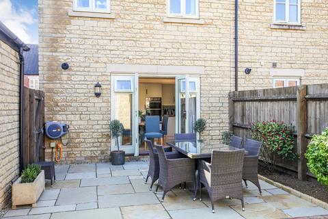 5 Halifax Way, Moreton-in-marsh, GL56 0GN