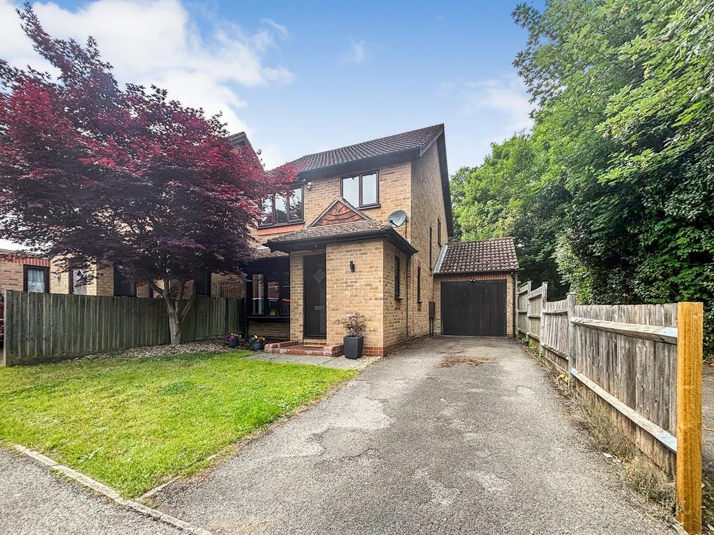 Hirstwood, Tilehurst, Reading, RG30 3 bed detached house - £465,000