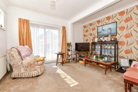2 bedroom ground floor flat for sale, Rostrevor Court, Sandown PO36