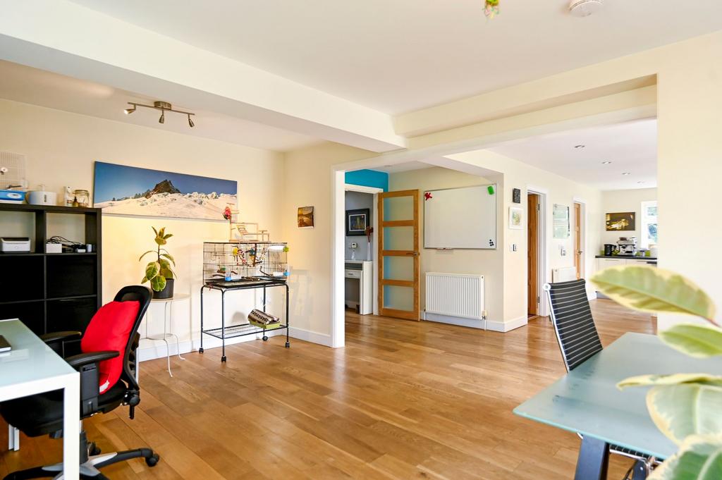 Office / Entertainment Area