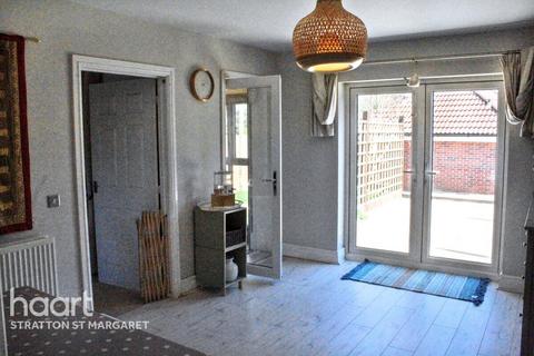 84 Biddestone Avenue, Coate, Swindon, SN3 6BJ