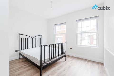 3 bedroom flat to rent, New Kent Road, London SE1