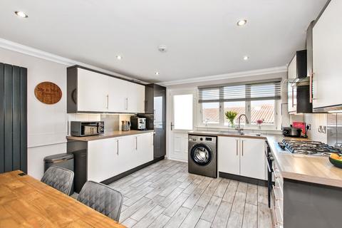 50 Bughtlin Park, Edinburgh, EH12 8UR