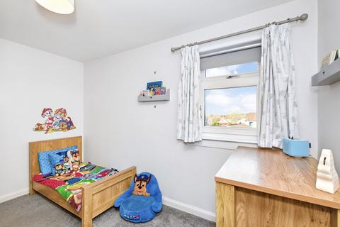 50 Bughtlin Park, Edinburgh, EH12 8UR