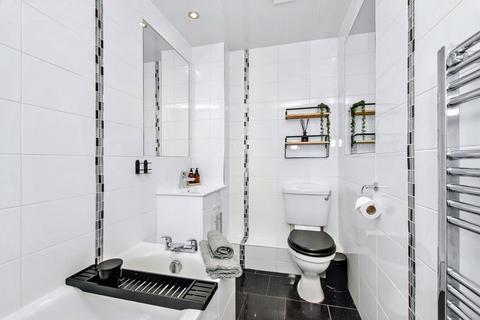 50 Bughtlin Park, Edinburgh, EH12 8UR