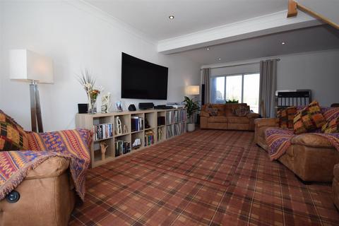3 bedroom semi-detached house for sale, Bamburgh Avenue, South Shields