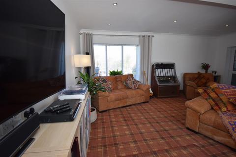 3 bedroom semi-detached house for sale, Bamburgh Avenue, South Shields