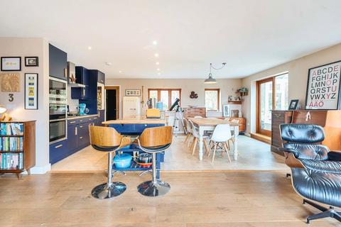 Bishopswood Church Avenue, Clapham, Lancaster, LA2 8EA