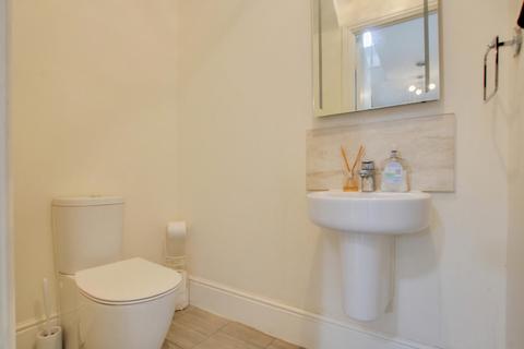 15 Finches Chase, Basildon, SS15 5YL