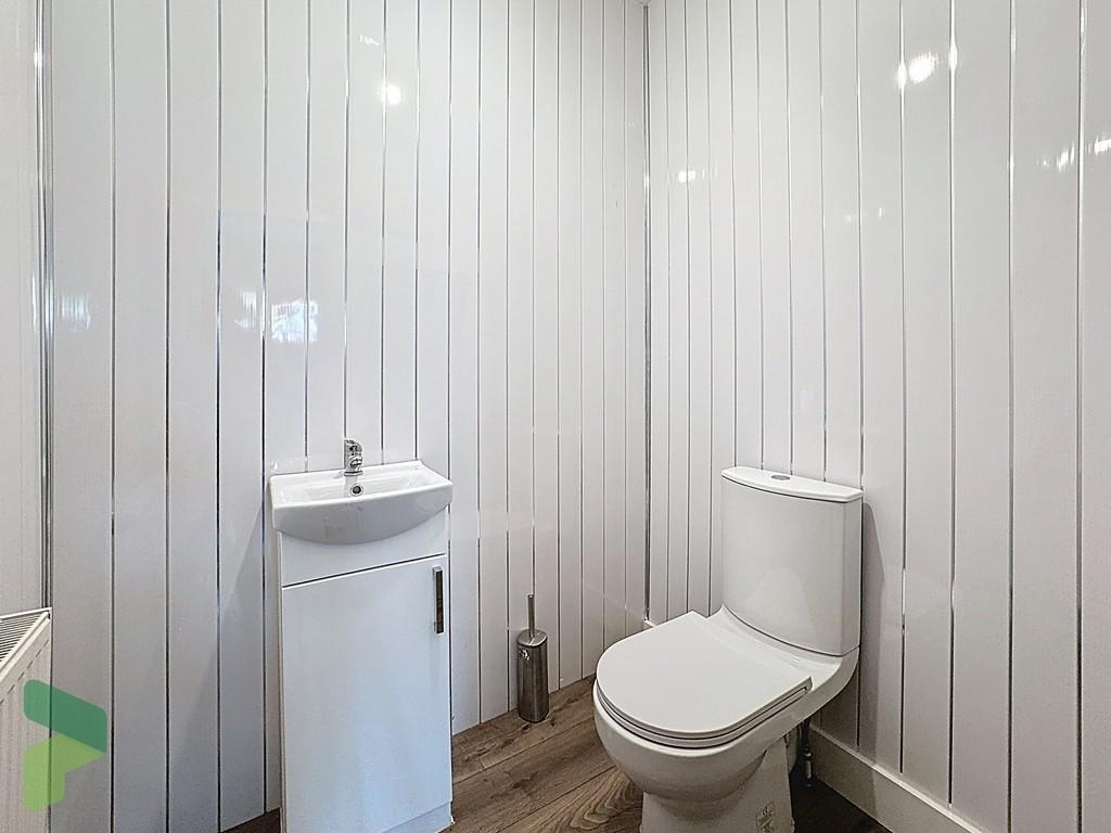 Cloakroom / WC