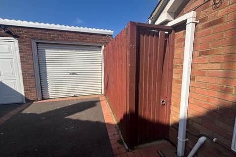 2 bedroom semi-detached bungalow for sale, St. Andrews Close, Margate, CT9