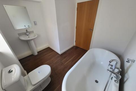 2 bedroom apartment for sale, Strada Apartments, Stanley Road, Whalley Range, Manchester.  M16 8HS