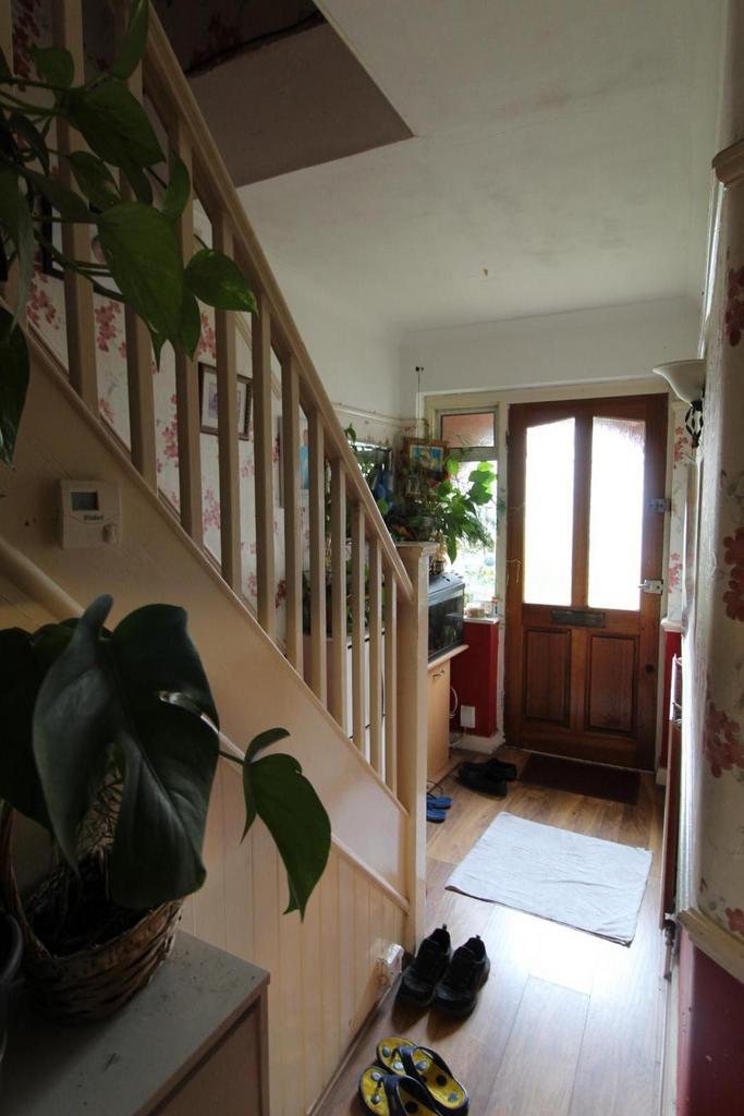 Modern 3-Bedroom, 2-Bathroom Terraced Home for Sa