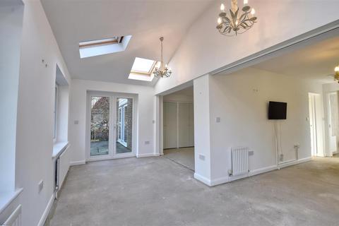 21 Haffenden Road, Tenterden, TN30 6QE