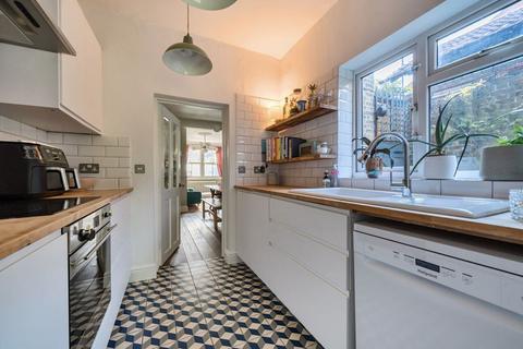 85 Brunswick Crescent, London, N11 1EE