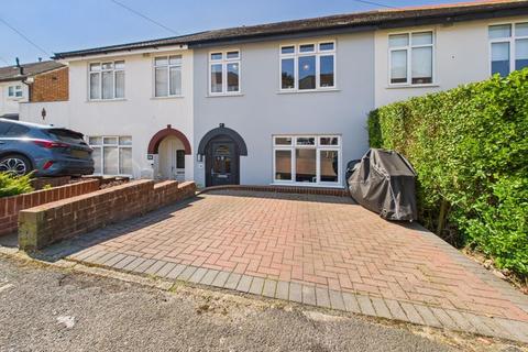 90 Campbell Road, Caterham, CR3 5JN
