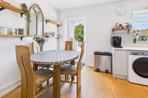 90 Campbell Road, Caterham, CR3 5JN
