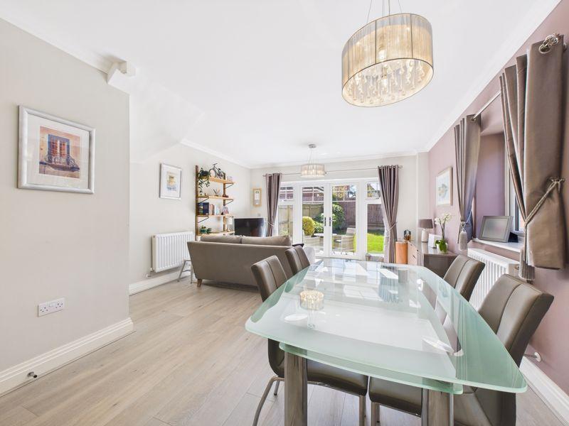 Lounge/dining room