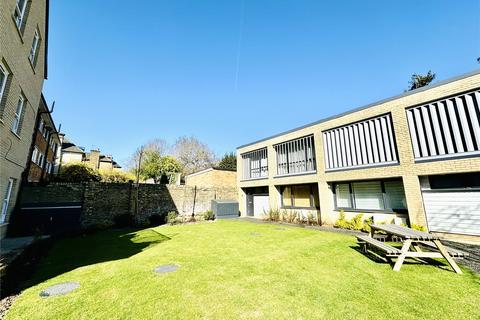 23c Heathfield Road, Croydon, CR0 1EY