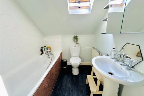 23c Heathfield Road, Croydon, CR0 1EY