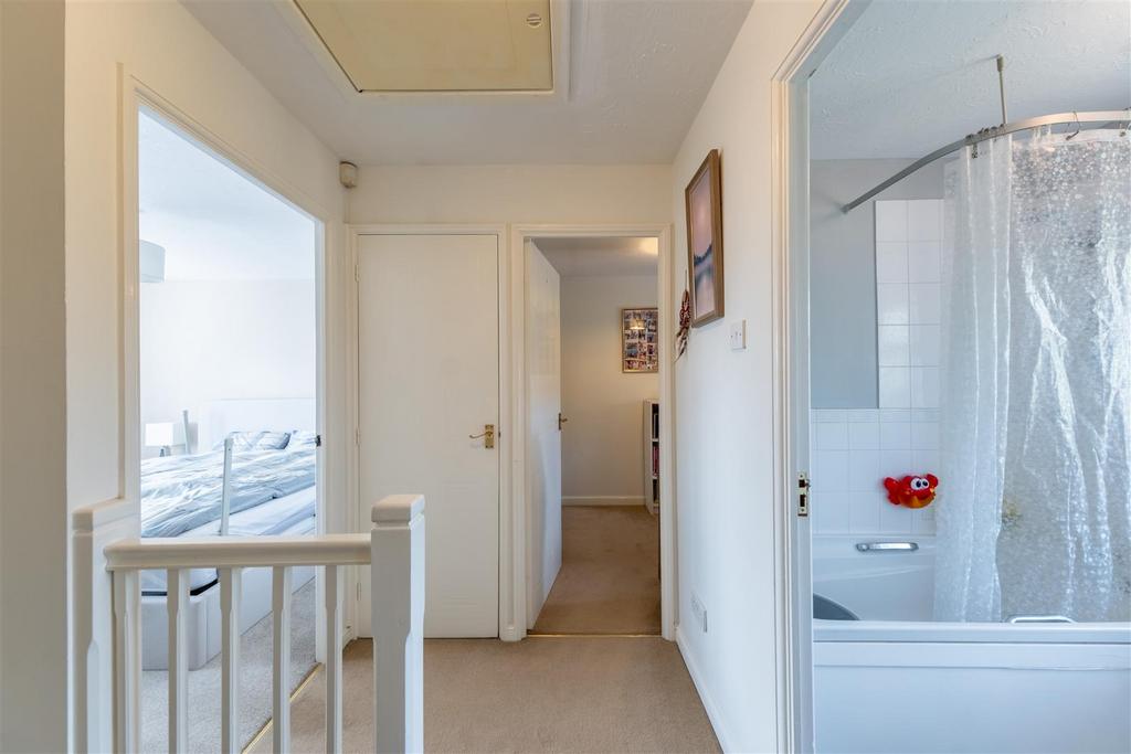 4 Hazelmere Close-027.jpg
