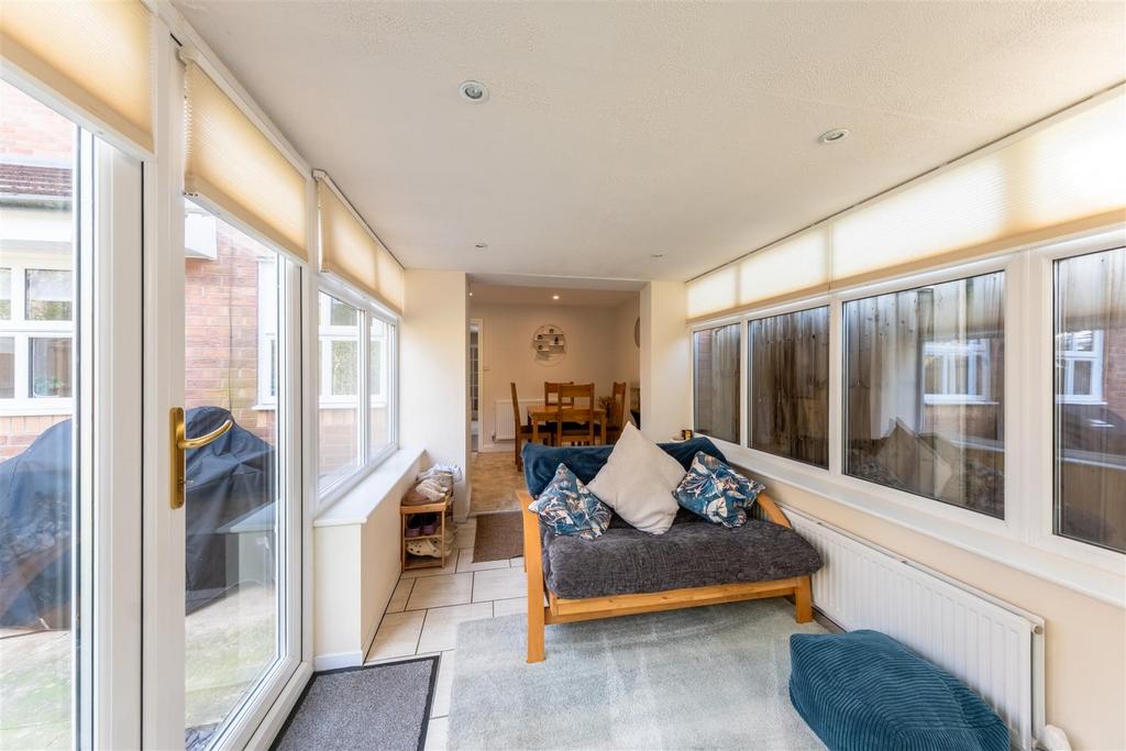 4 Hazelmere Close-009.jpg