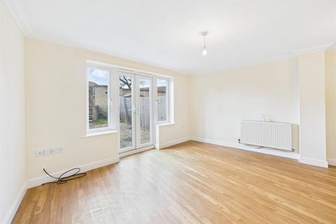 34 Arnold Pitcher Close, North Walsham, NR28 0FG