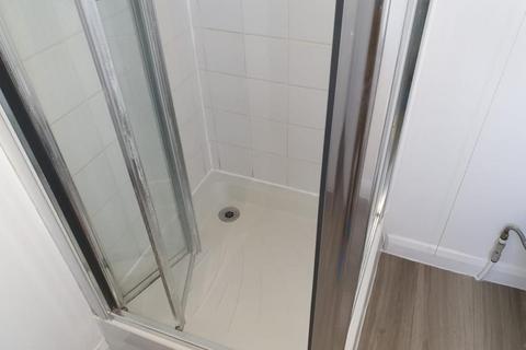 6 bedroom terraced house to rent, Booth Road, London, NW9 5JS
